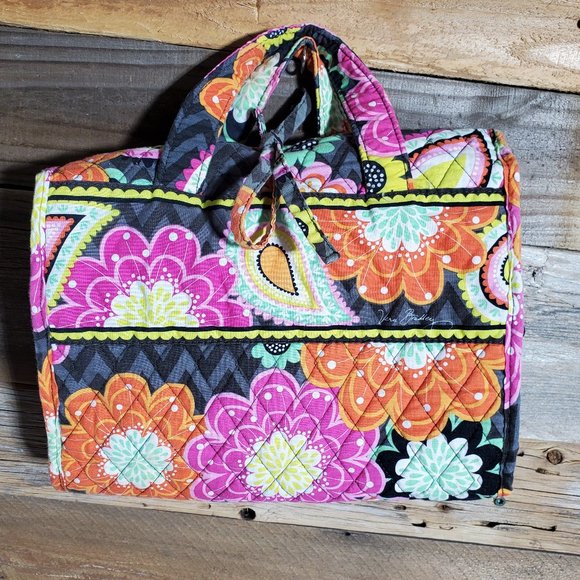 Vera Bradley Handbags - Vera Bradley Cotton Hanging Organizer Travel Bag - Ziggy Zinnia Retired Pattern